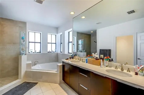 10250 NW 86th Street Doral FL 33178