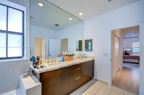 10250 NW 86th Street Doral FL 33178