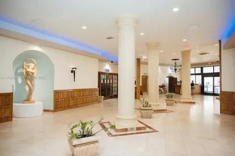 3725 S Ocean Drive Hollywood FL 33019