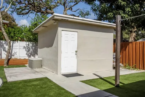 1143 SW 22nd Terrace Miami FL 33129