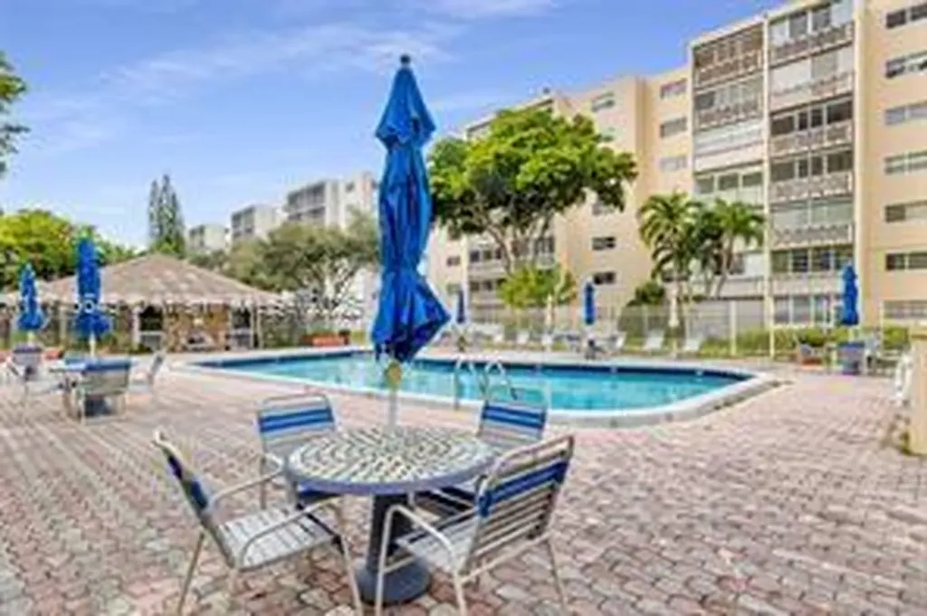 901 NE 14th Avenue Hallandale Beach FL 33009