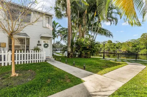 1967 NE 15th Avenue Fort Lauderdale FL 33305