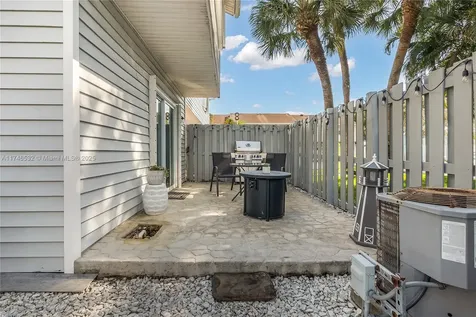 1967 NE 15th Avenue Fort Lauderdale FL 33305