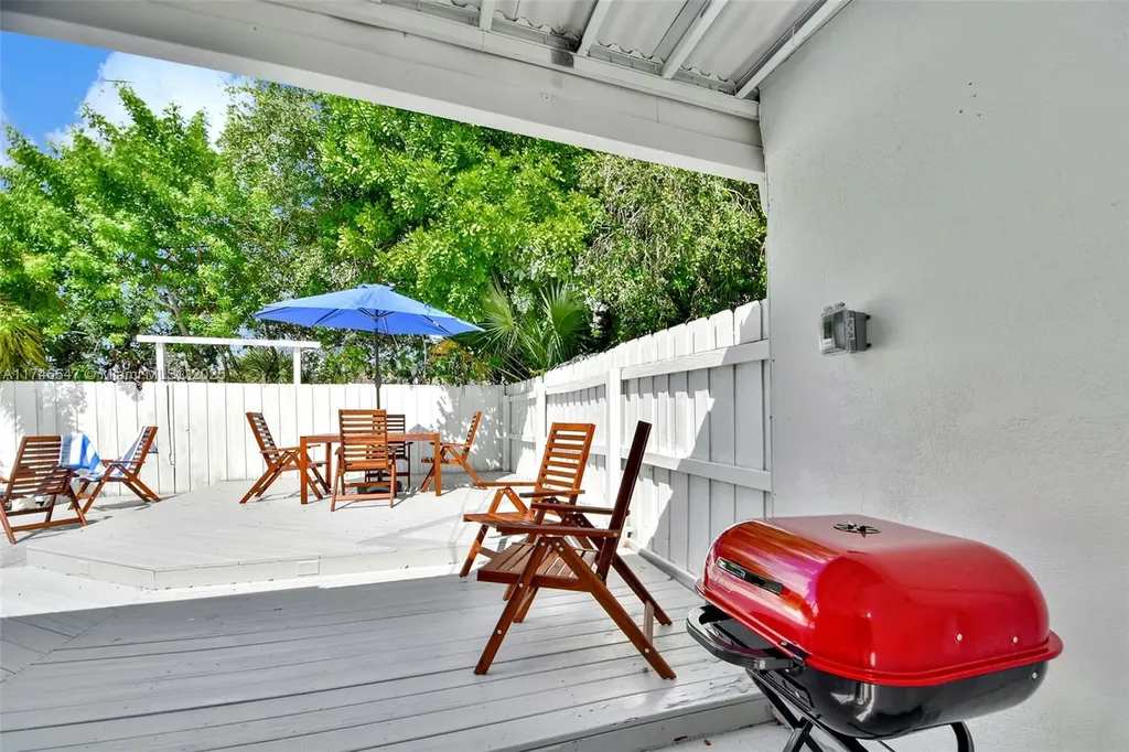 730 N 64th Avenue Hollywood FL 33024