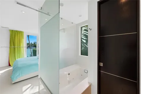 227 E Dilido Drive Miami Beach FL 33139