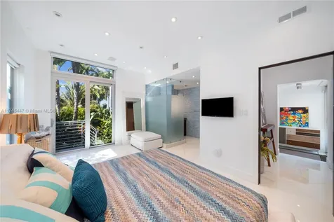 227 E Dilido Drive Miami Beach FL 33139