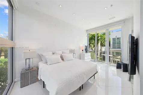 227 E Dilido Drive Miami Beach FL 33139