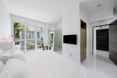 227 E Dilido Drive Miami Beach FL 33139