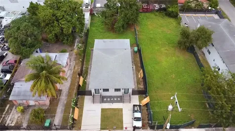 679 NW 30th Street Miami FL 33127