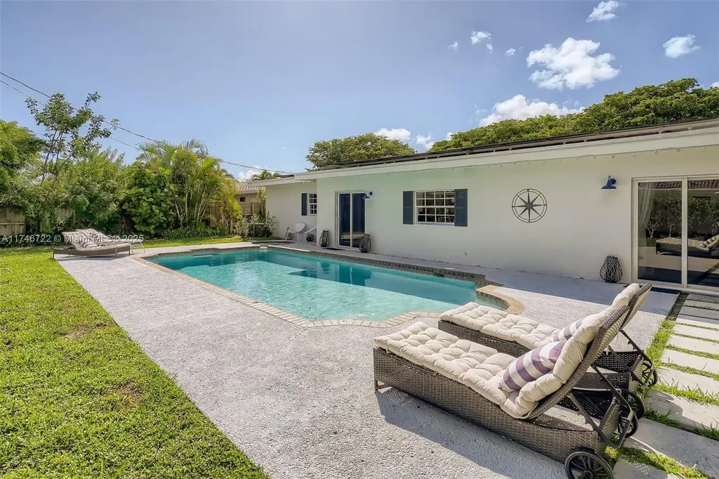 3830 NE 22nd Terrace Lighthouse Point FL 33064