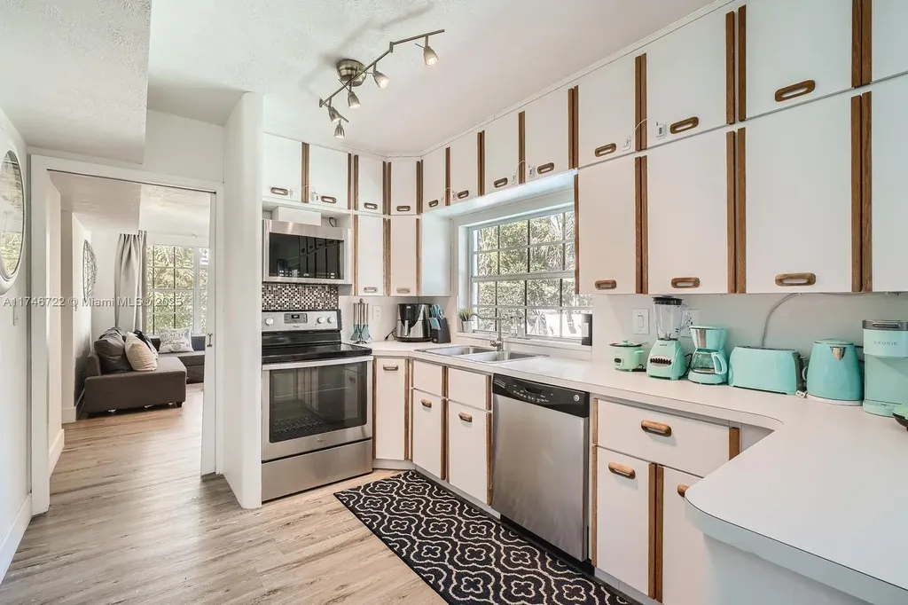 3830 NE 22nd Terrace Lighthouse Point FL 33064