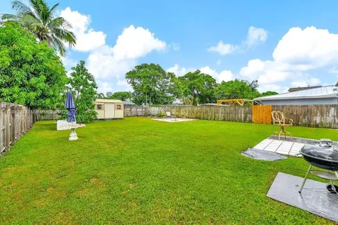 713 SW 6th Avenue Hallandale Beach FL 33009