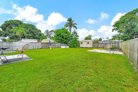 713 SW 6th Avenue Hallandale Beach FL 33009