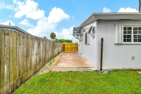 713 SW 6th Avenue Hallandale Beach FL 33009