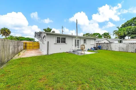713 SW 6th Avenue Hallandale Beach FL 33009