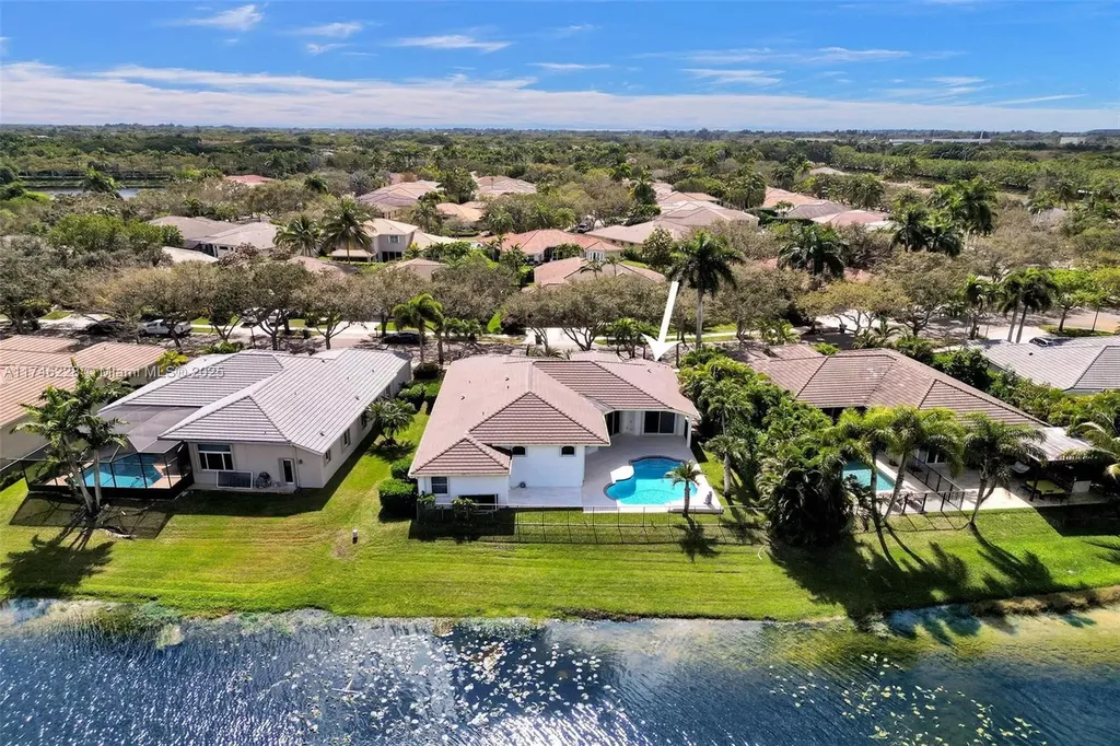 3807 Oak Ridge Circle Weston FL 33331