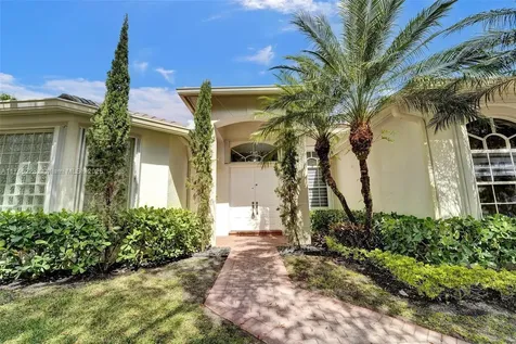 3807 Oak Ridge Circle Weston FL 33331
