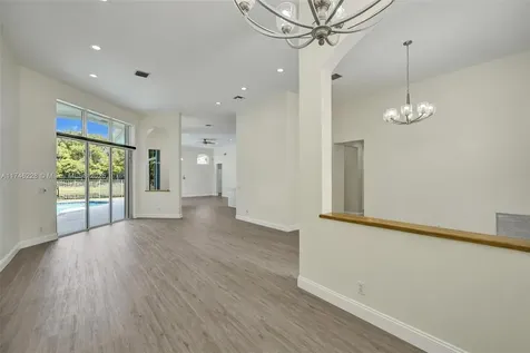3807 Oak Ridge Circle Weston FL 33331