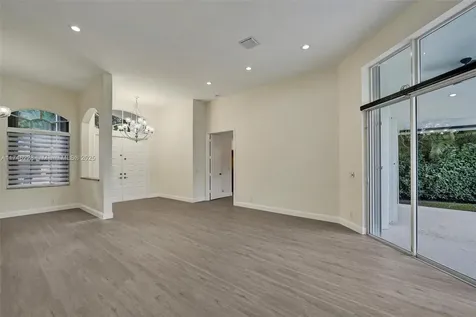 3807 Oak Ridge Circle Weston FL 33331