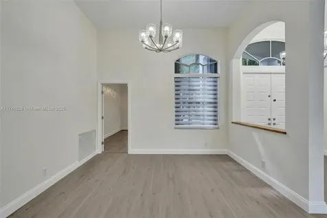 3807 Oak Ridge Circle Weston FL 33331
