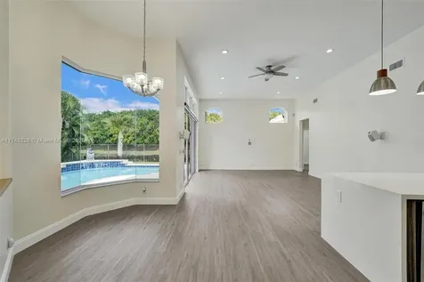3807 Oak Ridge Circle Weston FL 33331