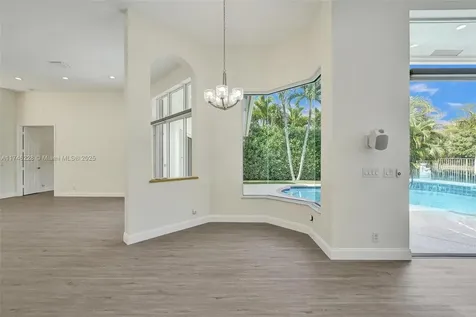 3807 Oak Ridge Circle Weston FL 33331