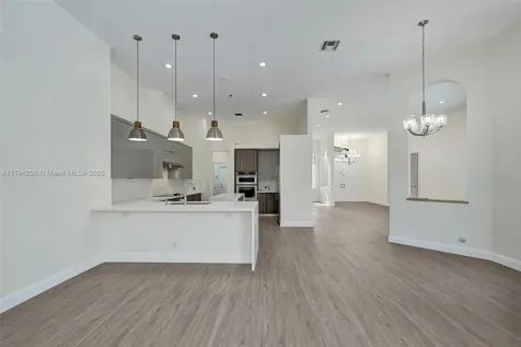 3807 Oak Ridge Circle Weston FL 33331