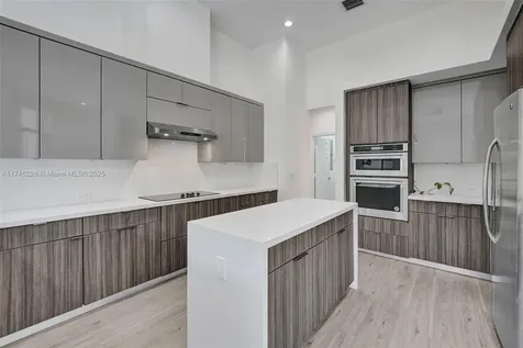 3807 Oak Ridge Circle Weston FL 33331