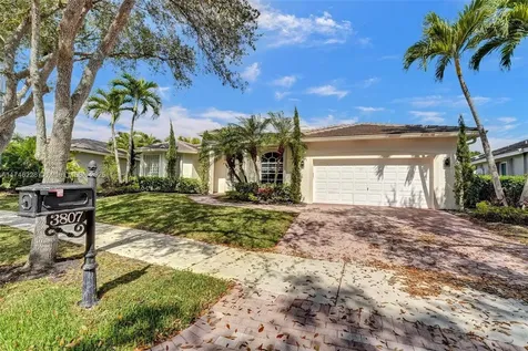 3807 Oak Ridge Circle Weston FL 33331