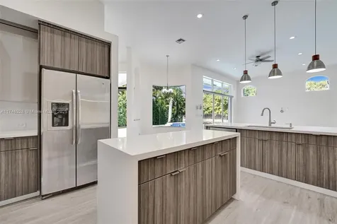 3807 Oak Ridge Circle Weston FL 33331