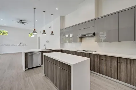 3807 Oak Ridge Circle Weston FL 33331