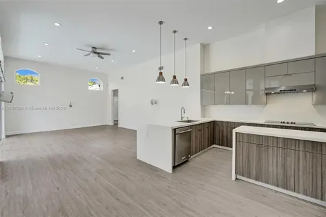3807 Oak Ridge Circle Weston FL 33331