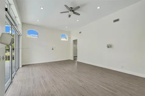 3807 Oak Ridge Circle Weston FL 33331