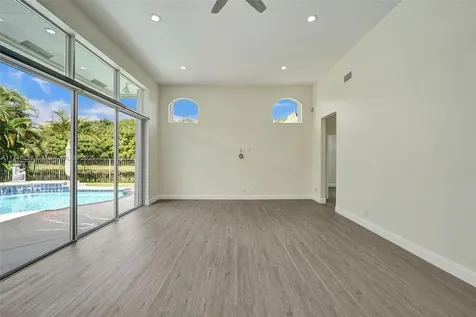 3807 Oak Ridge Circle Weston FL 33331