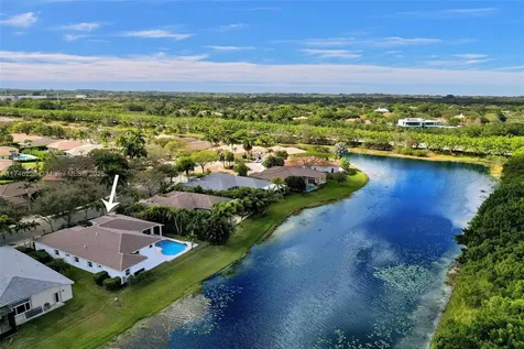 3807 Oak Ridge Circle Weston FL 33331