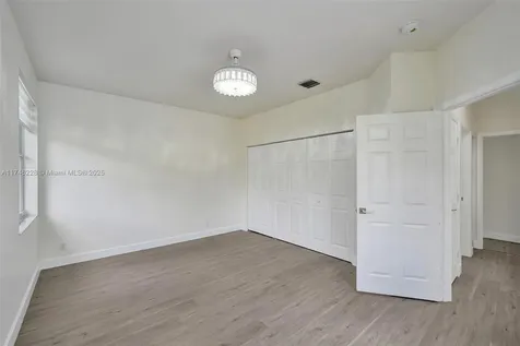 3807 Oak Ridge Circle Weston FL 33331