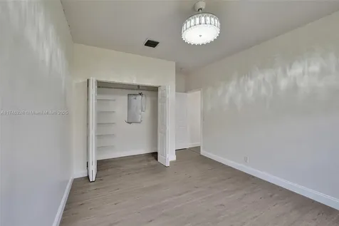 3807 Oak Ridge Circle Weston FL 33331