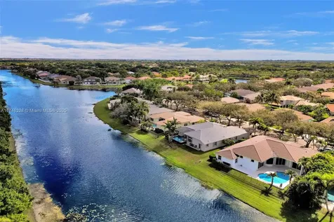 3807 Oak Ridge Circle Weston FL 33331