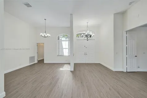 3807 Oak Ridge Circle Weston FL 33331