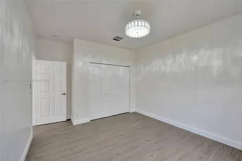 3807 Oak Ridge Circle Weston FL 33331