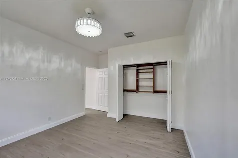 3807 Oak Ridge Circle Weston FL 33331