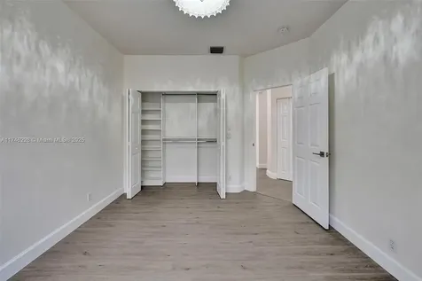 3807 Oak Ridge Circle Weston FL 33331