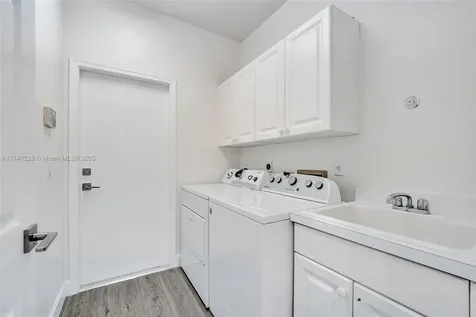 3807 Oak Ridge Circle Weston FL 33331