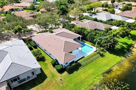 3807 Oak Ridge Circle Weston FL 33331