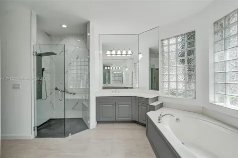 3807 Oak Ridge Circle Weston FL 33331