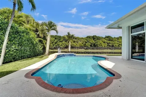3807 Oak Ridge Circle Weston FL 33331