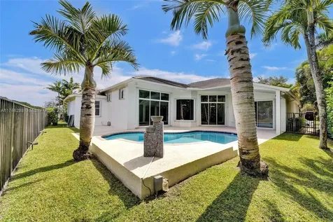 3807 Oak Ridge Circle Weston FL 33331