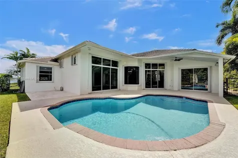3807 Oak Ridge Circle Weston FL 33331