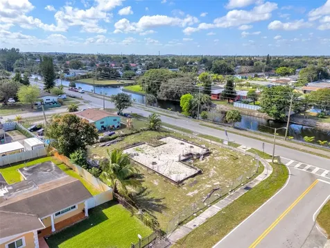 18721 NW 39th Avenue Miami Gardens FL 33055