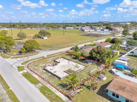 18721 NW 39th Avenue Miami Gardens FL 33055